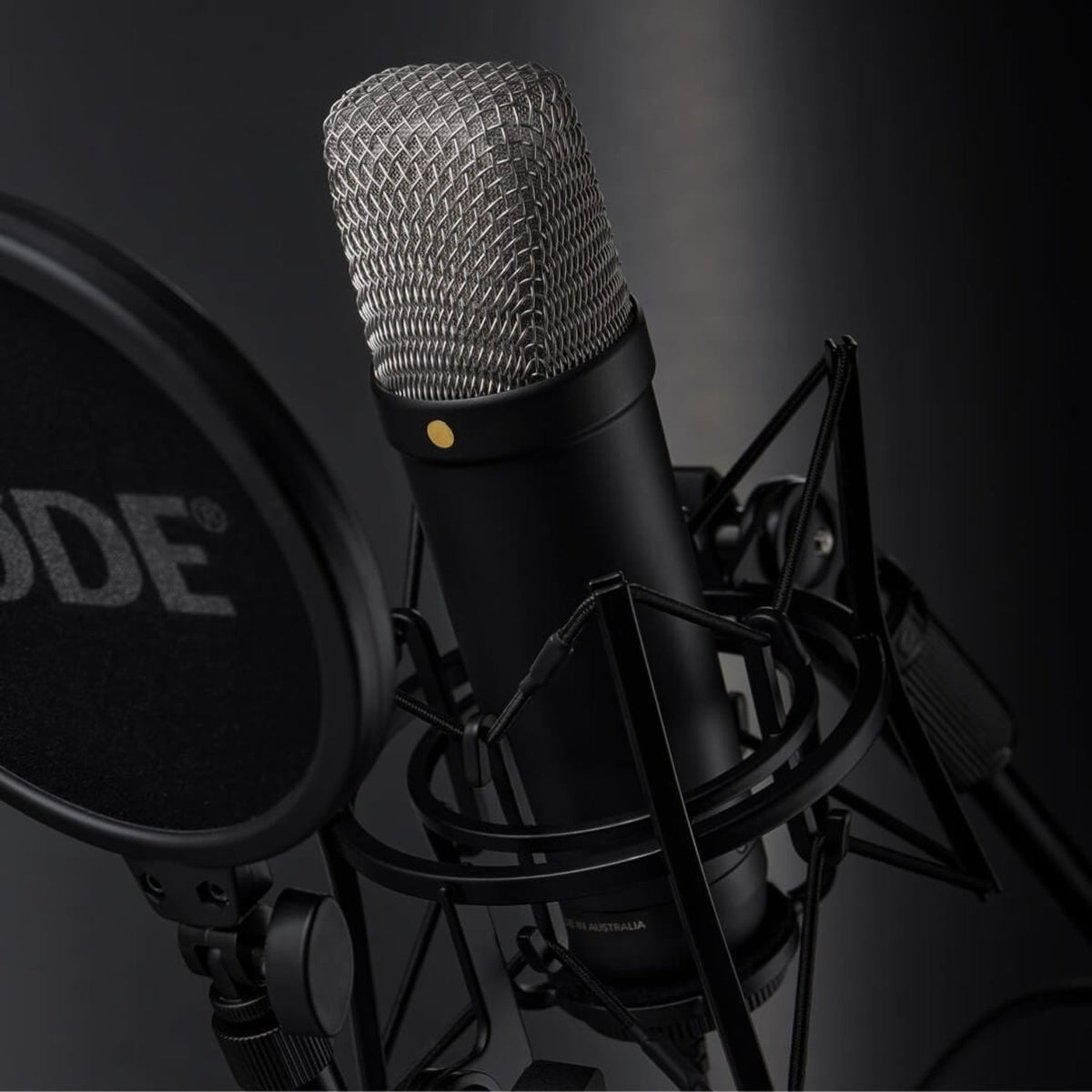 Rode NT1 5th Generation Large-Diaphragm Cardioid Studio Condenser Microphone Kit