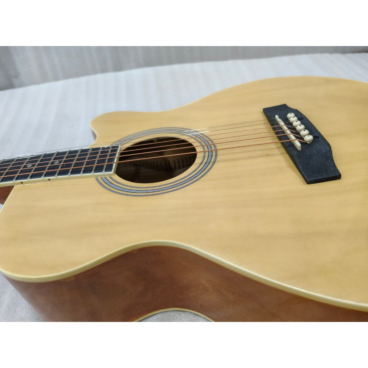 Vault EA20 Cutaway Acoustic Guitar - Open Box B Stock