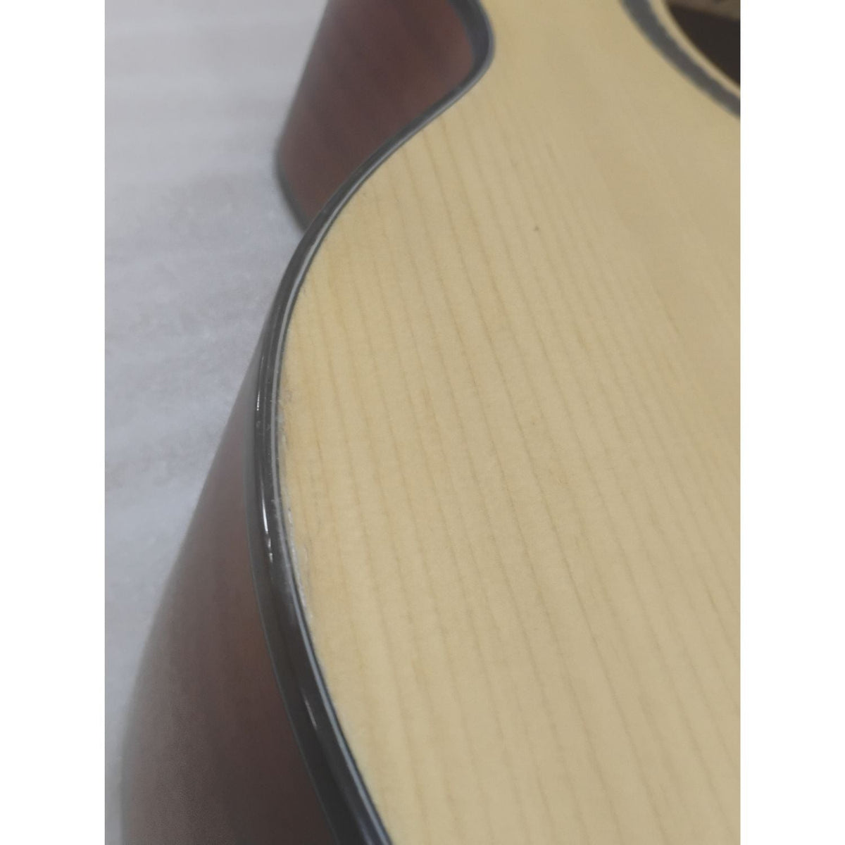 Vault EA40 41 inch Premium Solid Spruce-Top Cutaway Acoustic Guitar - Open Box B Stock