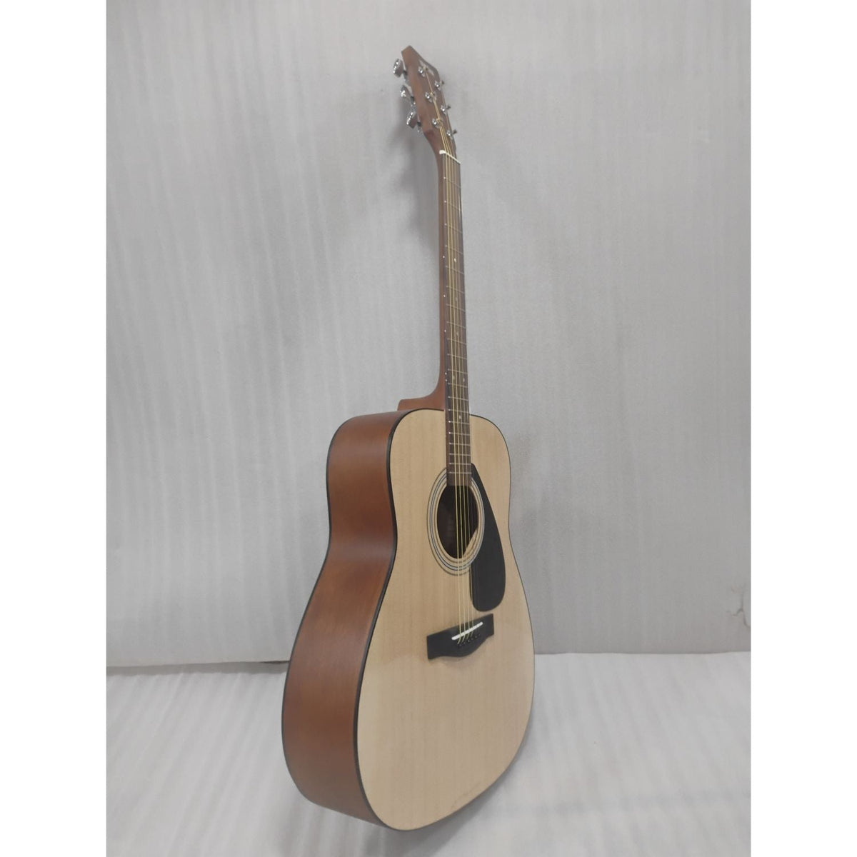 Yamaha F280 40 Inch Acoustic Guitar - Open Box B Stock