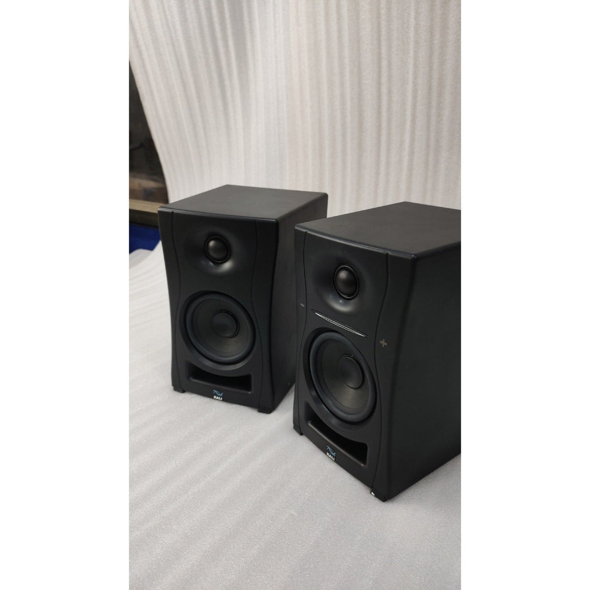 Kali Audio LP-UNF 4.5" Ultra Nearfield Powered Studio Monitors - Pair - Open Box