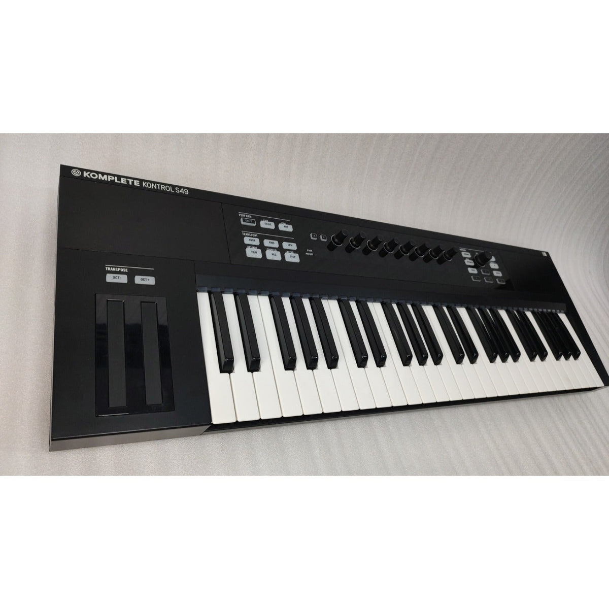 Native Instruments Komplete Kontrol S49 MK1 Midi Keyboard with Free Upgrade To Komplete 12 Select - Open Box