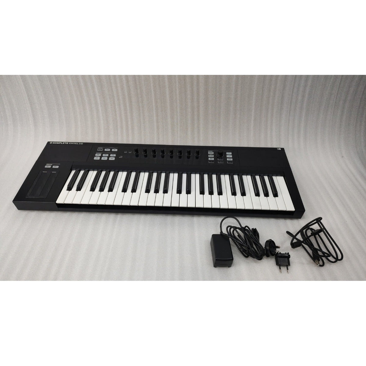 Native Instruments Komplete Kontrol S49 MK1 Midi Keyboard with Free Upgrade To Komplete 12 Select - Open Box
