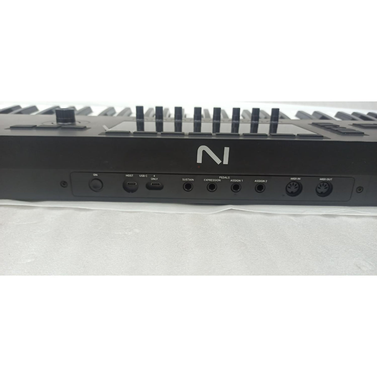 Native Instruments Komplete Kontrol S61 MK3 Midi Keyboard - Open Box