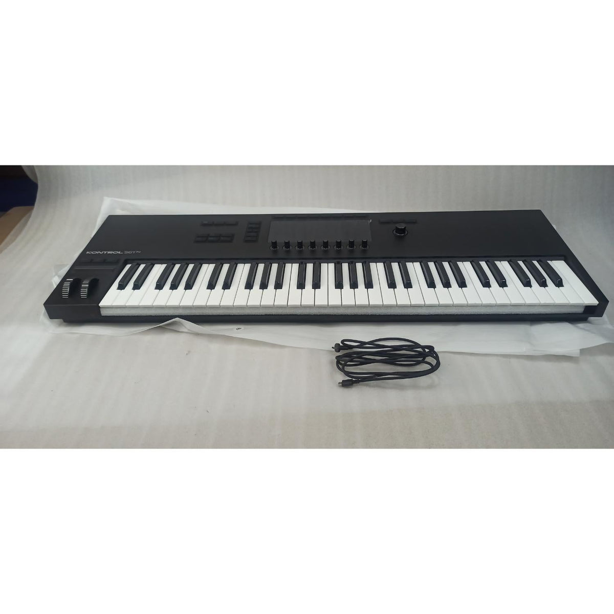 Native Instruments Komplete Kontrol S61 MK3 Midi Keyboard - Open Box