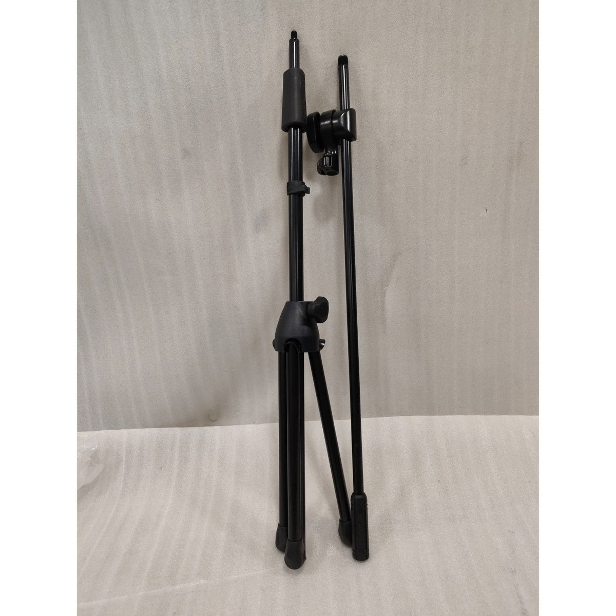 Hercules MS432B Stage Series Mic Stand - Open Box A Stock