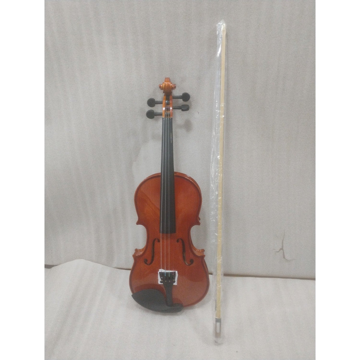 Vault Fiddler 4/4 Violin with Bow, Rosin & Case (Outfit) - Open Box