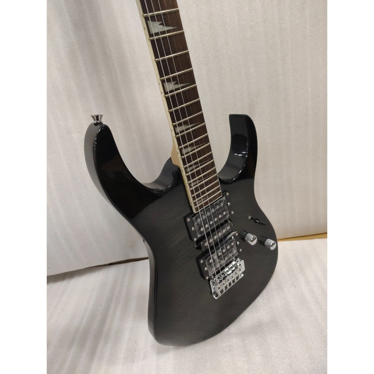 Vault RG1 Soloist Premium Electric Guitar - Open Box