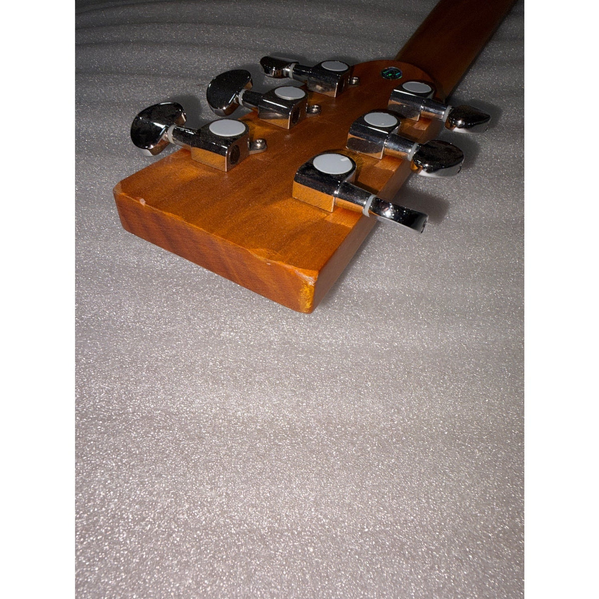 Vault EA25CE Grand Auditorium Shape Electro Acoustic Guitar with Bubinga Back and Sides - Open Box