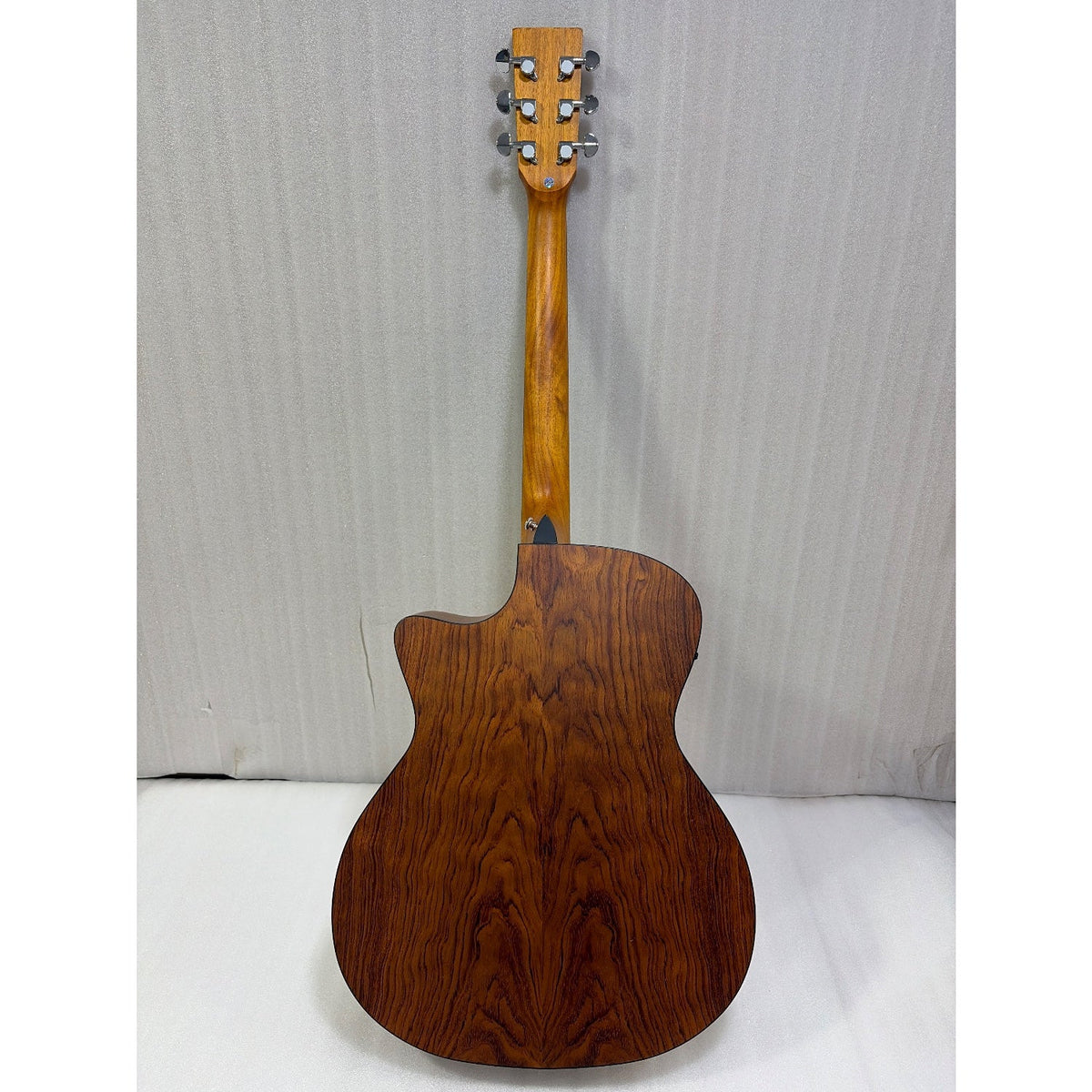 Vault EA25CE Grand Auditorium Shape Electro Acoustic Guitar with Bubinga Back and Sides - Open Box