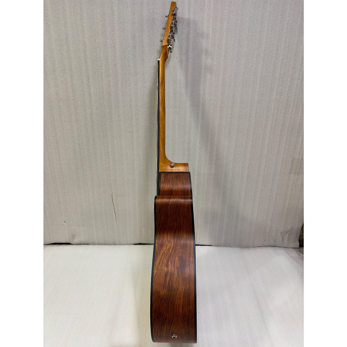 Vault EA25CE Grand Auditorium Shape Electro Acoustic Guitar with Bubinga Back and Sides - Open Box