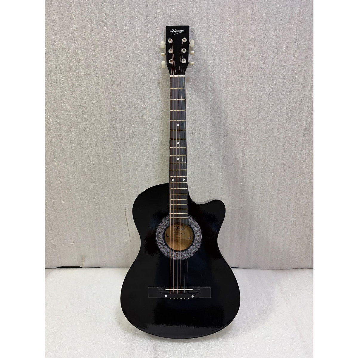 Henrix 38C 38 Inch Cutaway Acoustic Guitar with Dual Action Truss Rod, Gigbag, Picks, String Set, Strap, Cloth & Ebook - Open Box