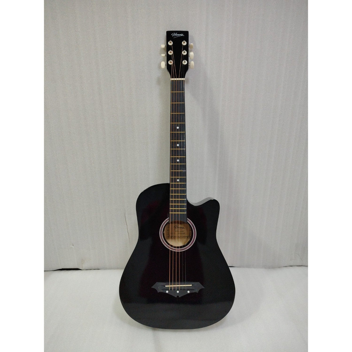 Henrix 38C 38 Inch Cutaway Acoustic Guitar with Dual Action Truss Rod, Gigbag, Picks, String Set, Strap, Cloth & Ebook - Open Box