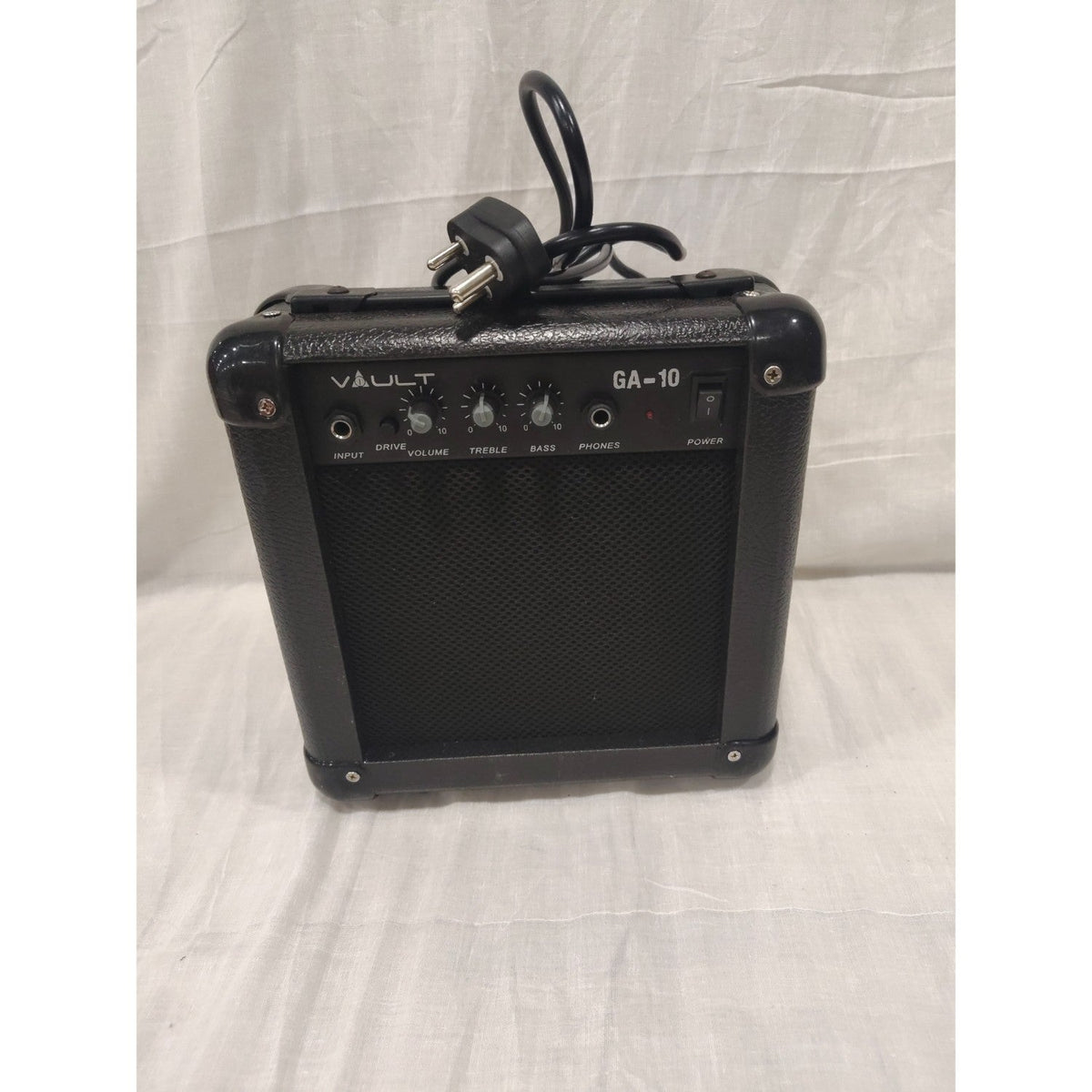 Vault GA10 Guitar Amplifier - 10 watts - Open Box A Stock
