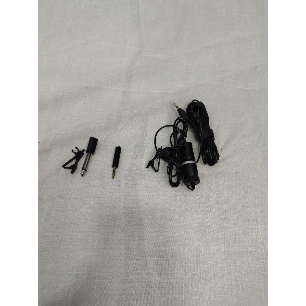 Vault VLM-B 3.5 Lavalier Microphone with 5.5 meter Audio Cable - Ideal for Vlogging, Podcasting, Conferences, Video chat - Open Box A Stock