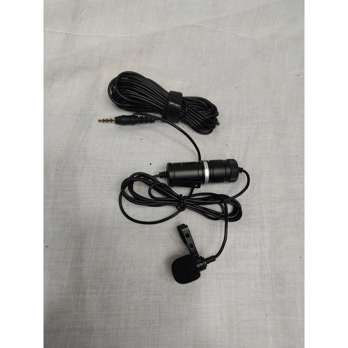 Vault VLM-B 3.5 Lavalier Microphone with 5.5 meter Audio Cable - Ideal for Vlogging, Podcasting, Conferences, Video chat - Open Box A Stock