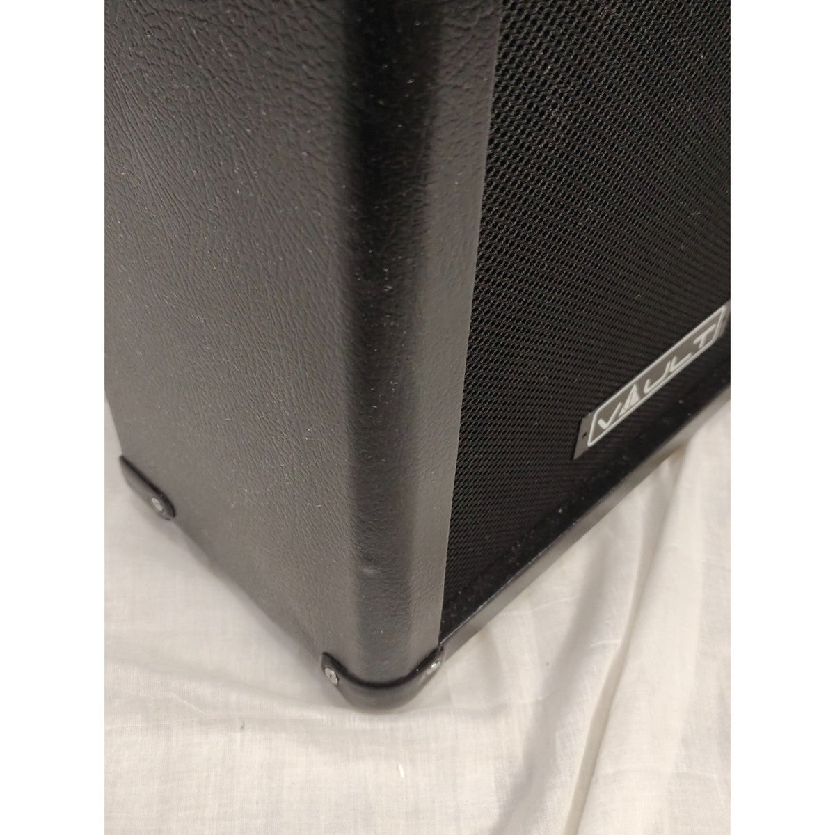Vault Frenzy 20 Watt Combo Guitar Amplifier with Analog Distortion, Reverb & Delay All Playable Together - Open Box A Stock