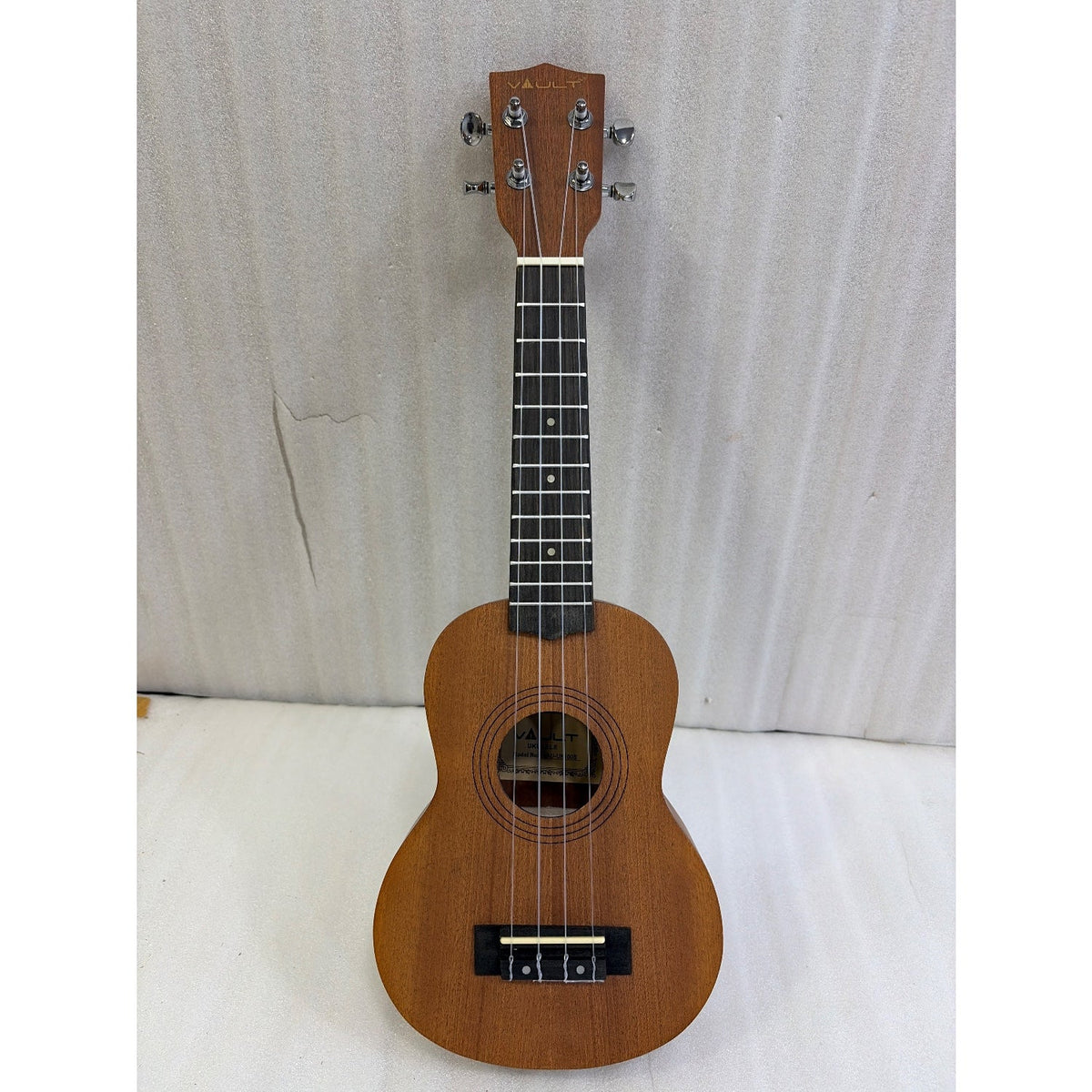 Vault UK-100S 21 inch Arched Back Soprano Ukulele With Gig Bag & Ebook - Open Box