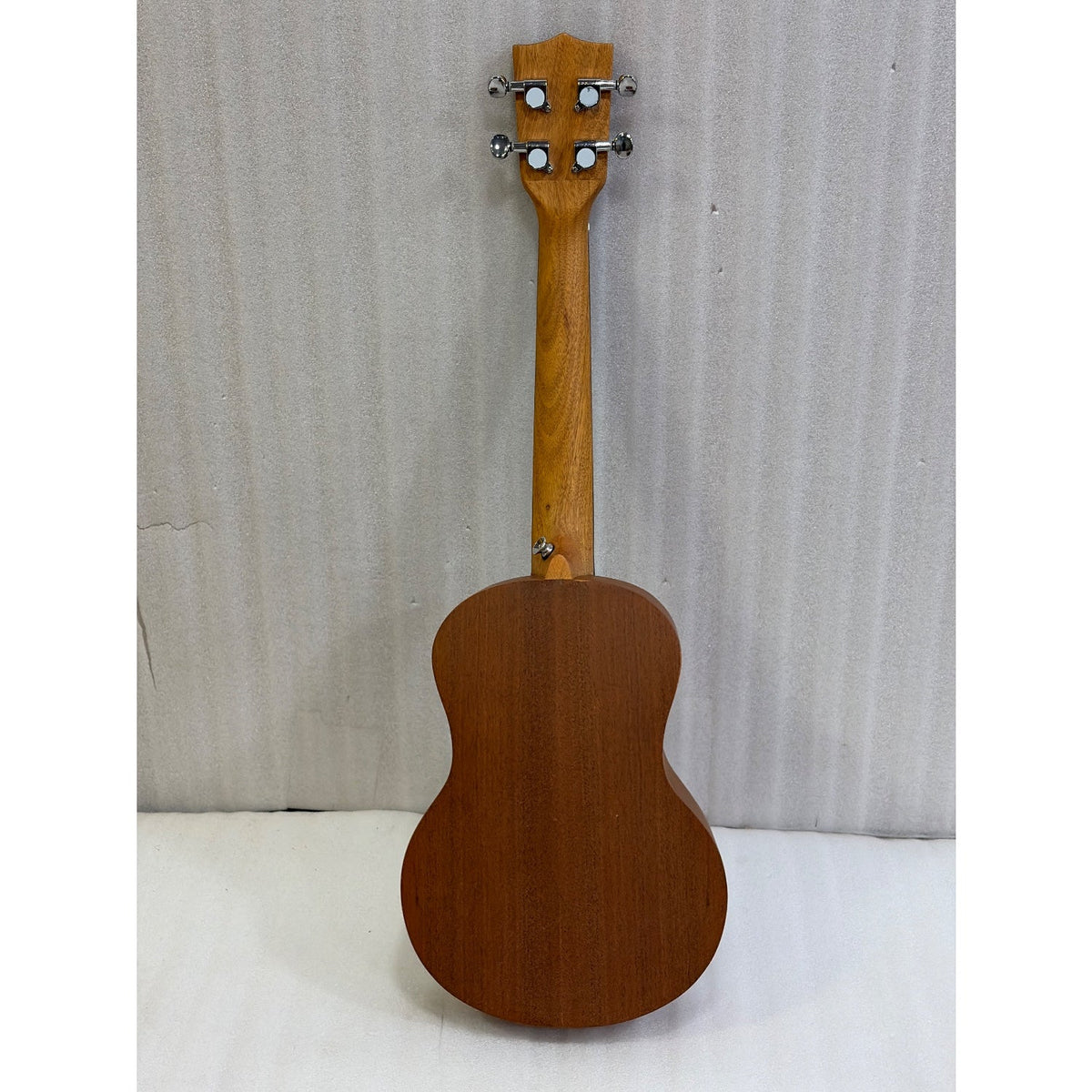 Vault UK-100T 26-inch Arched Back Tenor Ukulele With Gig Bag & Ebook - Open Box