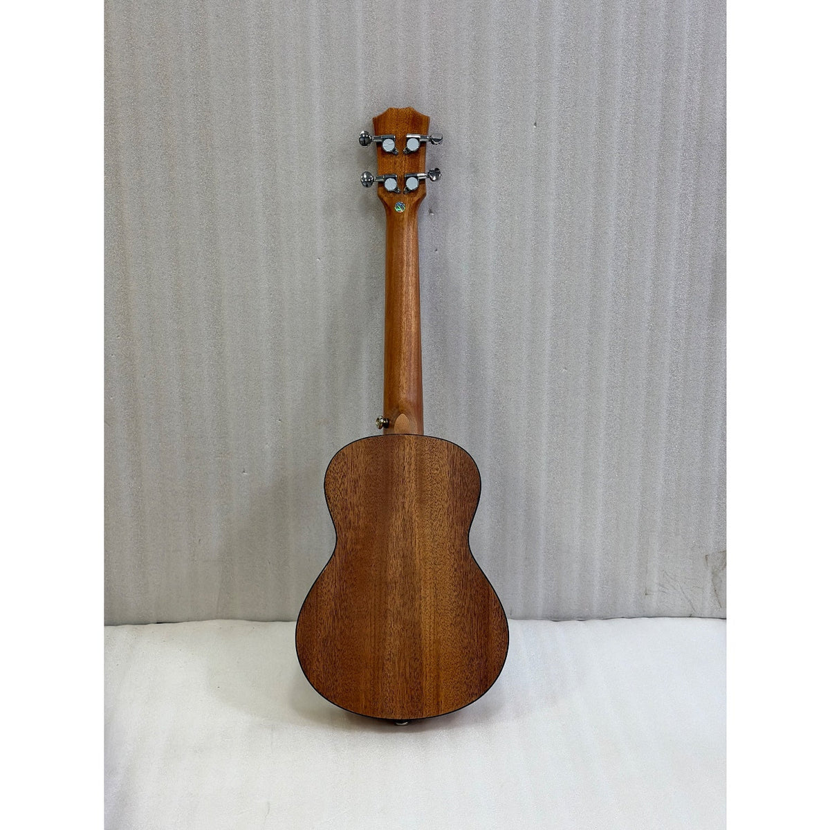 Vault UK-2000T 26-Inch Solid Mahogany Top Premium Tenor Ukulele With Gigbag - Open Box