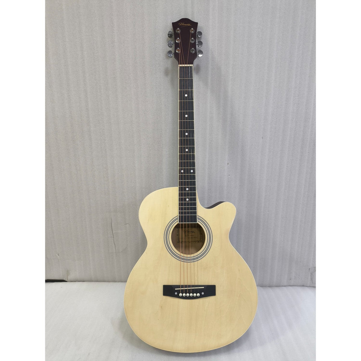 Henrix 40C 40-Inch Cutaway Acoustic Guitar with Dual Action Truss Rod, Gigbag, Picks, String Set, Strap, Cloth & Ebook - Open Box