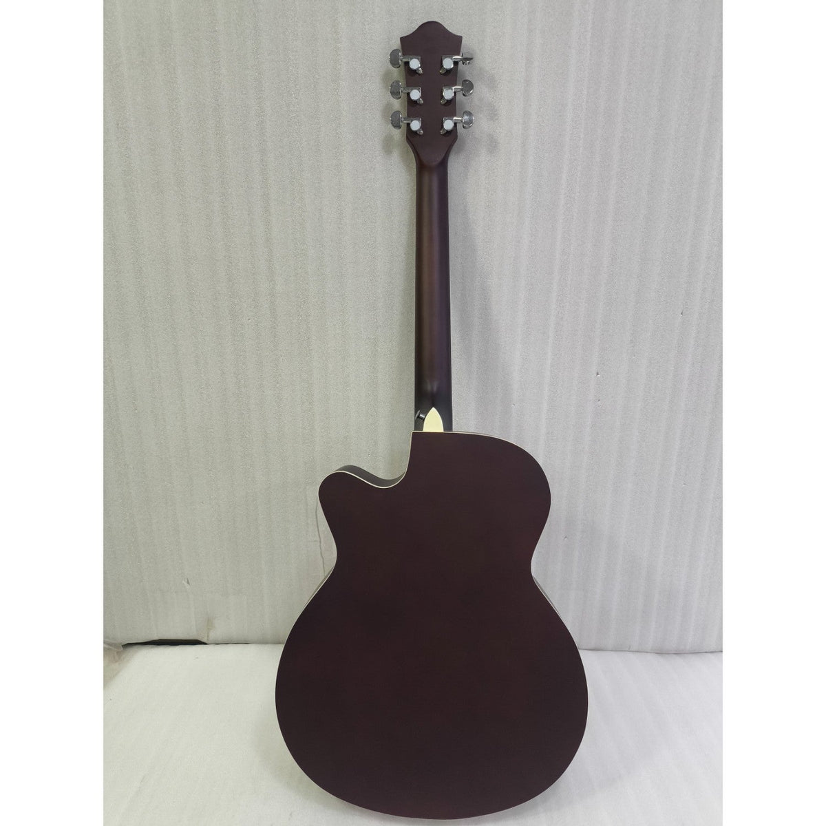 Henrix 40C 40-Inch Cutaway Acoustic Guitar with Dual Action Truss Rod, Gigbag, Picks, String Set, Strap, Cloth & Ebook - Open Box