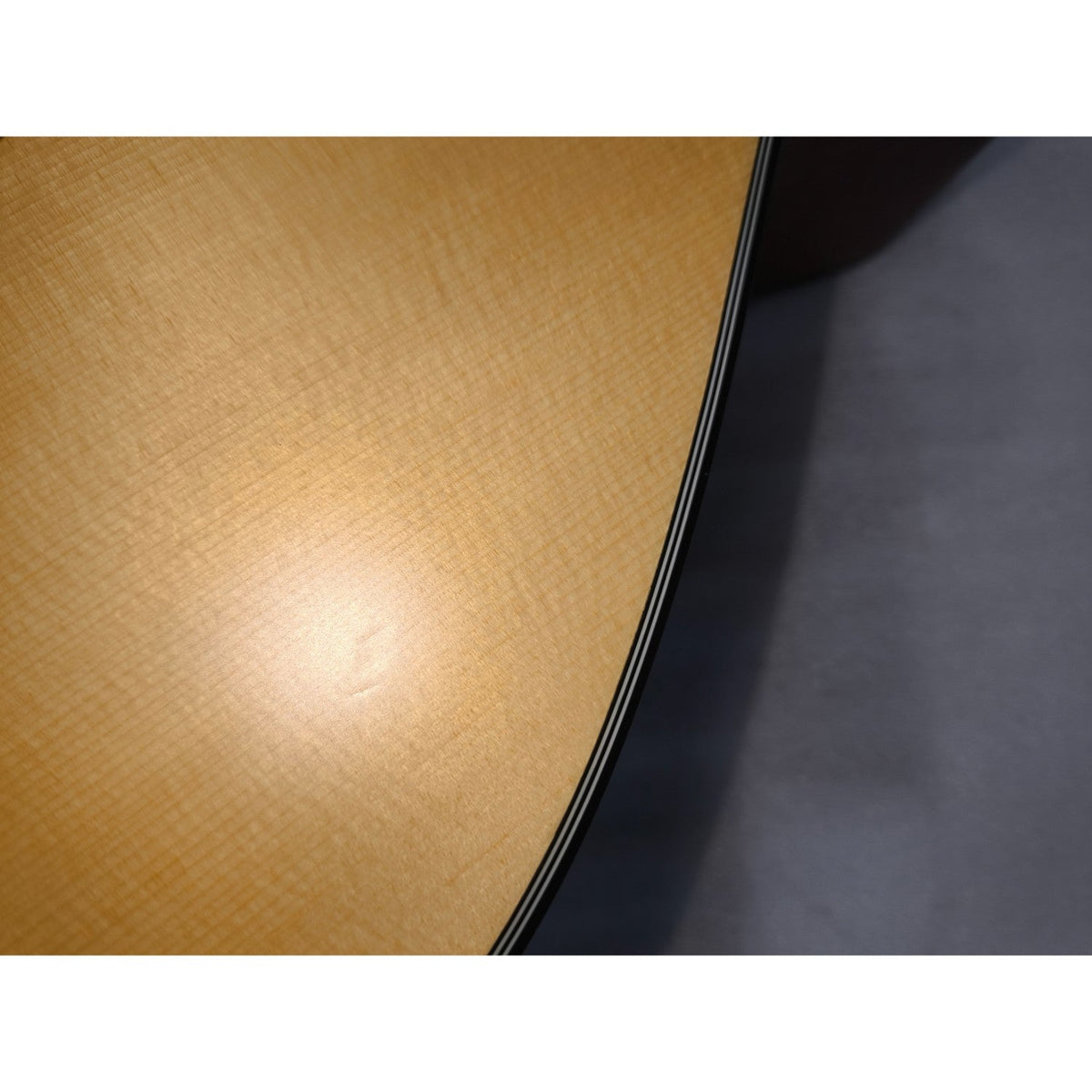 Vault EA40 41 inch Premium Solid Spruce-Top Cutaway Acoustic Guitar - Open Box