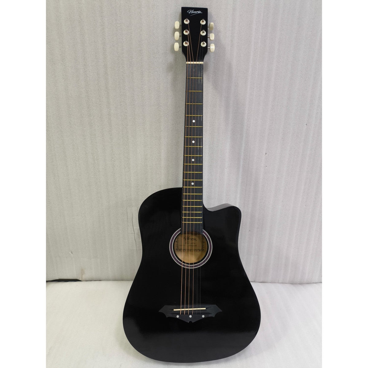 Henrix 38C 38 Inch Cutaway Acoustic Guitar with Dual Action Truss Rod, Gigbag, Picks, String Set, Strap, Cloth & Ebook - Open Box