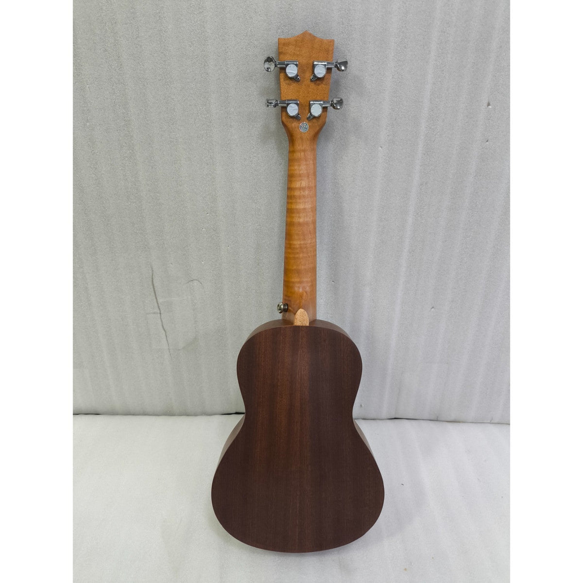 Vault UK-100C 24 inch Arched Back Concert Ukulele With Gig Bag - Open Box