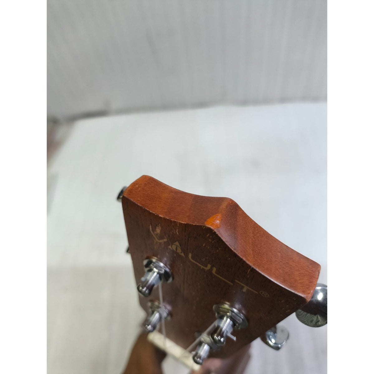 Vault UK-100C 24 inch Arched Back Concert Ukulele With Gig Bag - Open Box