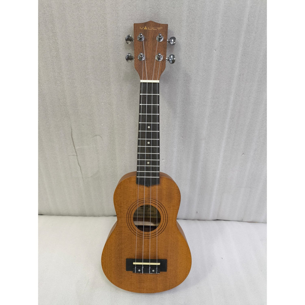Vault UK-100S 21 inch Arched Back Soprano Ukulele With Gig Bag & Ebook - Open Box