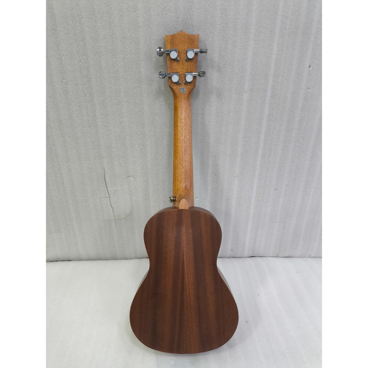 Vault UK-100C 24 inch Arched Back Concert Ukulele With Gig Bag - Open Box