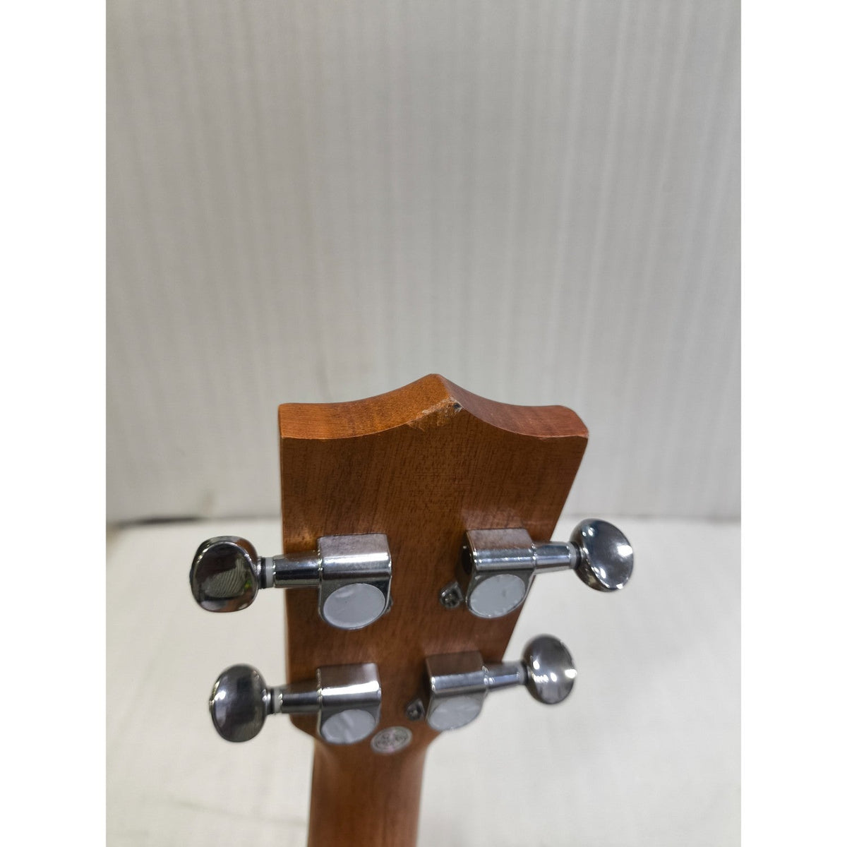 Vault UK-100C 24 inch Arched Back Concert Ukulele With Gig Bag - Open Box