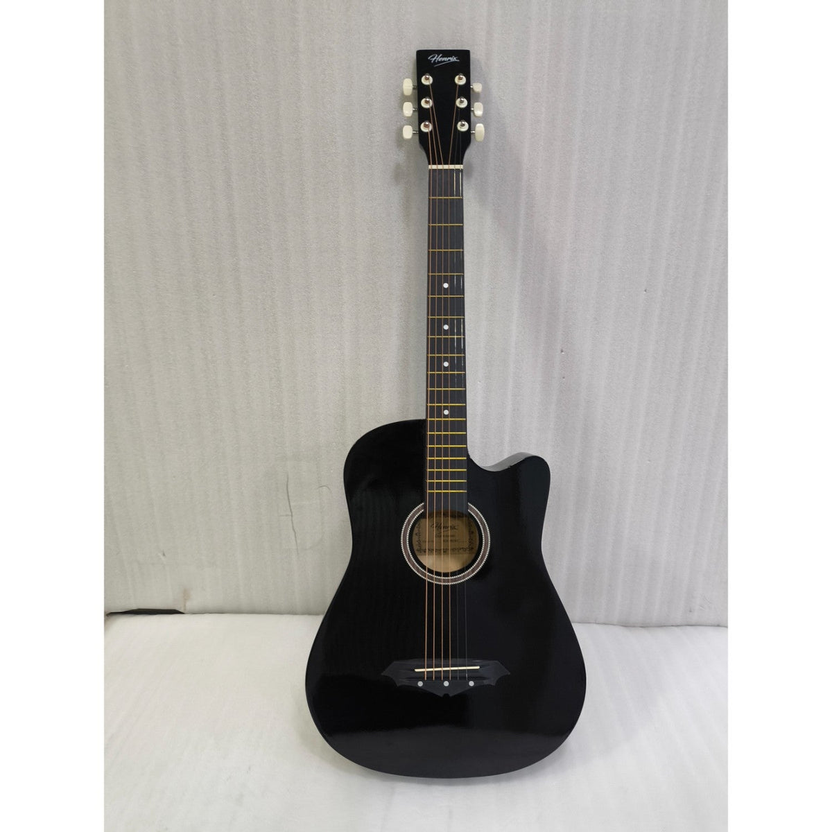 Henrix 38C 38 Inch Cutaway Acoustic Guitar with Dual Action Truss Rod, Gigbag, Picks, String Set, Strap, Cloth & Ebook - Open Box