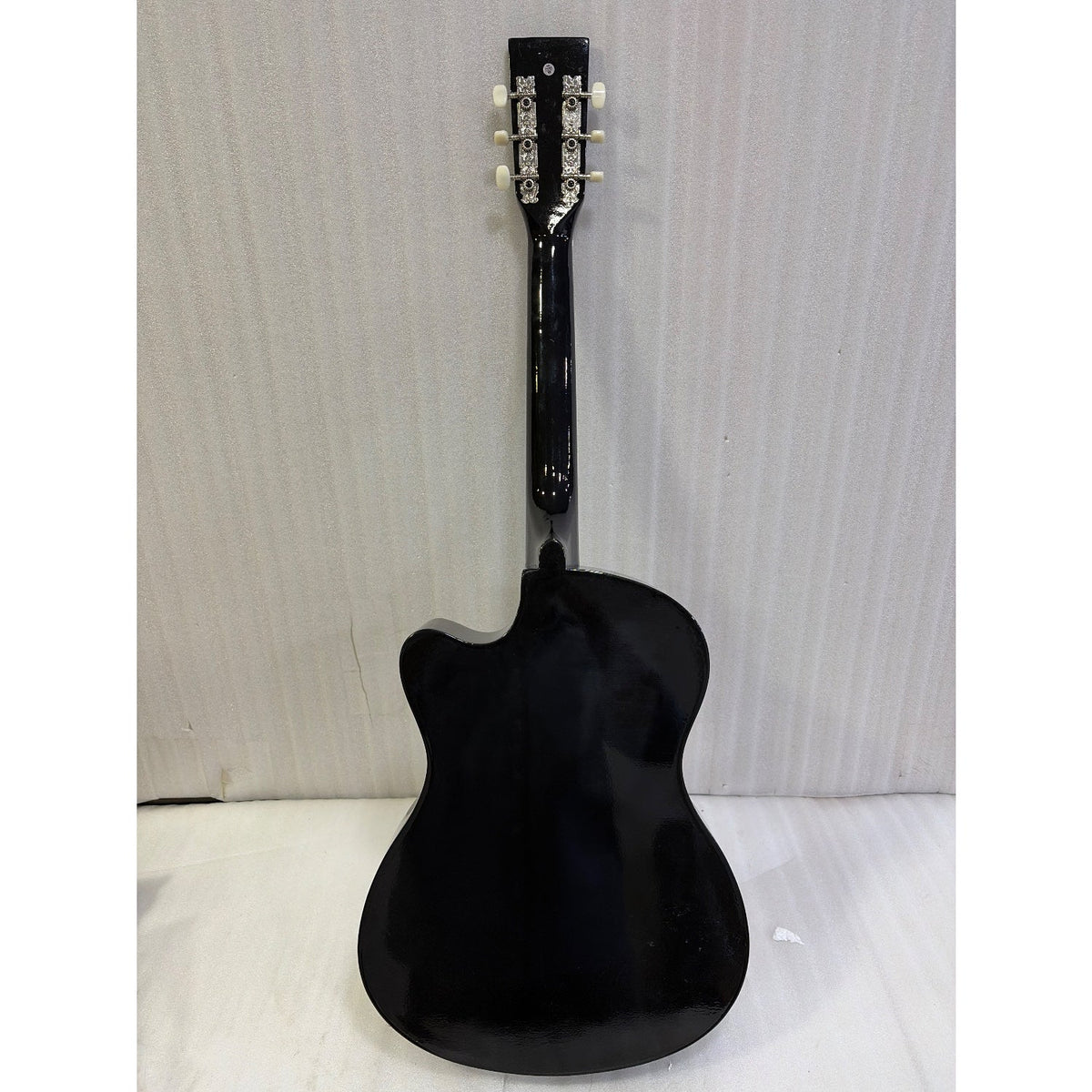 Henrix 38C 38 Inch Cutaway Acoustic Guitar with Dual Action Truss Rod, Gigbag, Picks, String Set, Strap, Cloth & Ebook - Open Box