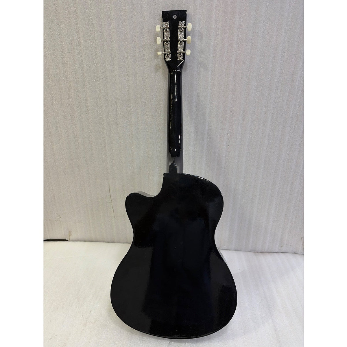 Henrix 38C 38 Inch Cutaway Acoustic Guitar with Dual Action Truss Rod, Gigbag, Picks, String Set, Strap, Cloth & Ebook - Open Box