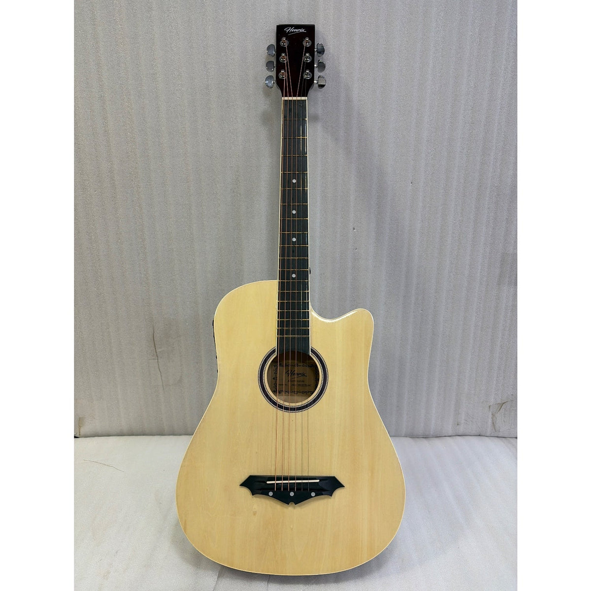 Henrix PRO 38C 38 Inch 6 String Cutaway Acoustic Guitar - Open Box