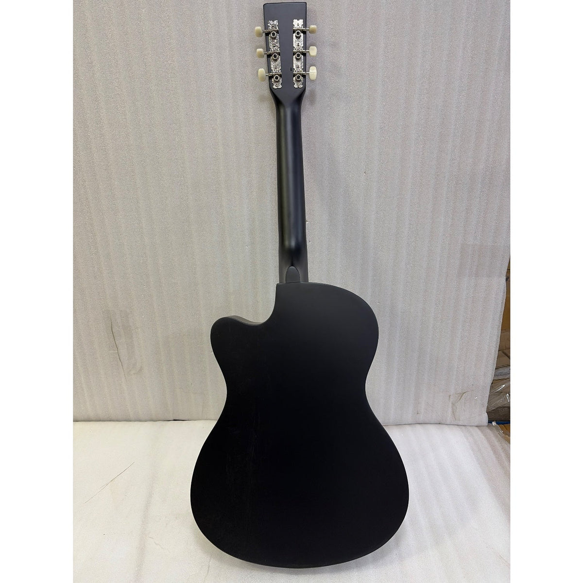 Henrix 38C 38 Inch Cutaway Acoustic Guitar with Dual Action Truss Rod, Gigbag, Picks, String Set, Strap, Cloth & Ebook - Open Box