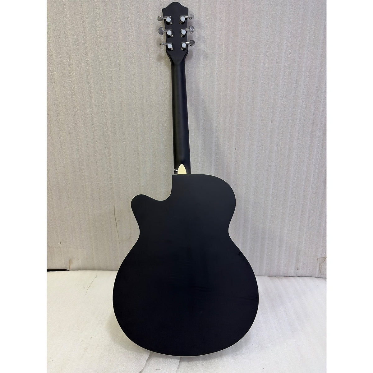 Henrix PRO 40C 40-Inch Cutaway Acoustic Guitar with Dual Action Truss Rod, Gigbag, Picks, String Set, Strap, Cloth & Ebook - Open Box