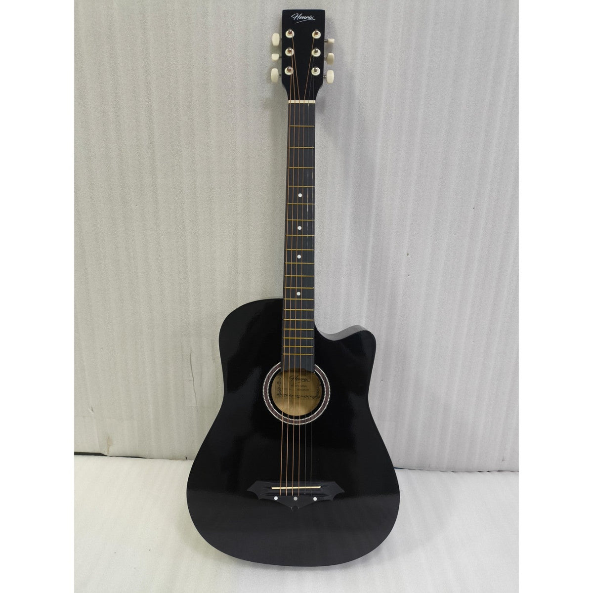 Henrix 38C 38 Inch Cutaway Acoustic Guitar with Dual Action Truss Rod, Gigbag, Picks, String Set, Strap, Cloth & Ebook - Open Box