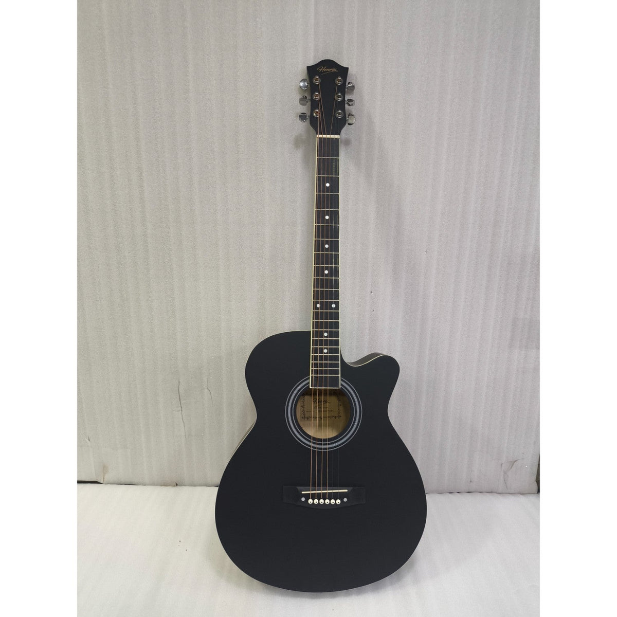 Henrix PRO 40C 40-Inch Cutaway Acoustic Guitar with Dual Action Truss Rod, Gigbag, Picks, String Set, Strap, Cloth & Ebook - Open Box