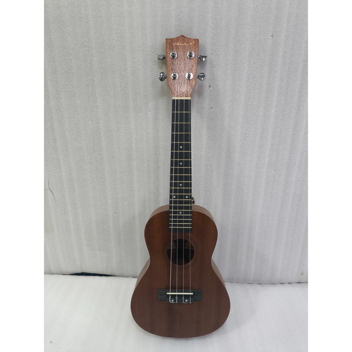 Vault UK-100C 24 inch Arched Back Concert Ukulele With Gig Bag - Open Box