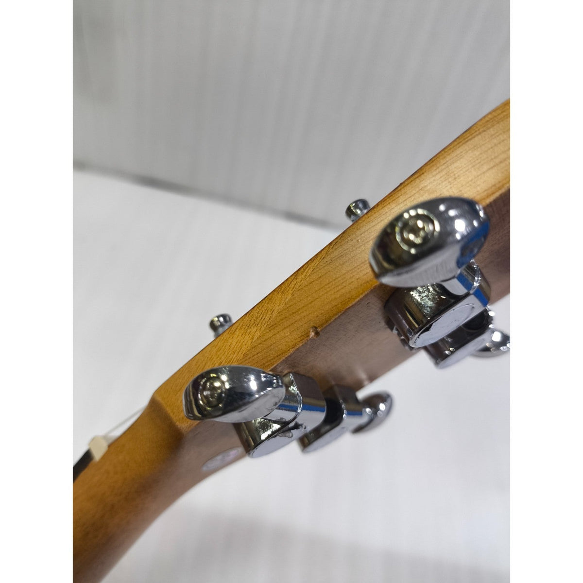 Vault UK-100C 24 inch Arched Back Concert Ukulele With Gig Bag - Open Box