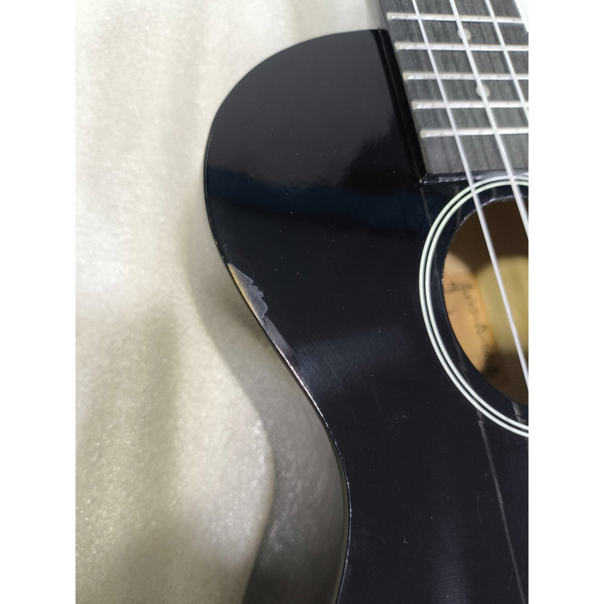 Vault UK-003 Concert Colourful Ukulele 23 inch With Gig Bag - Open Box