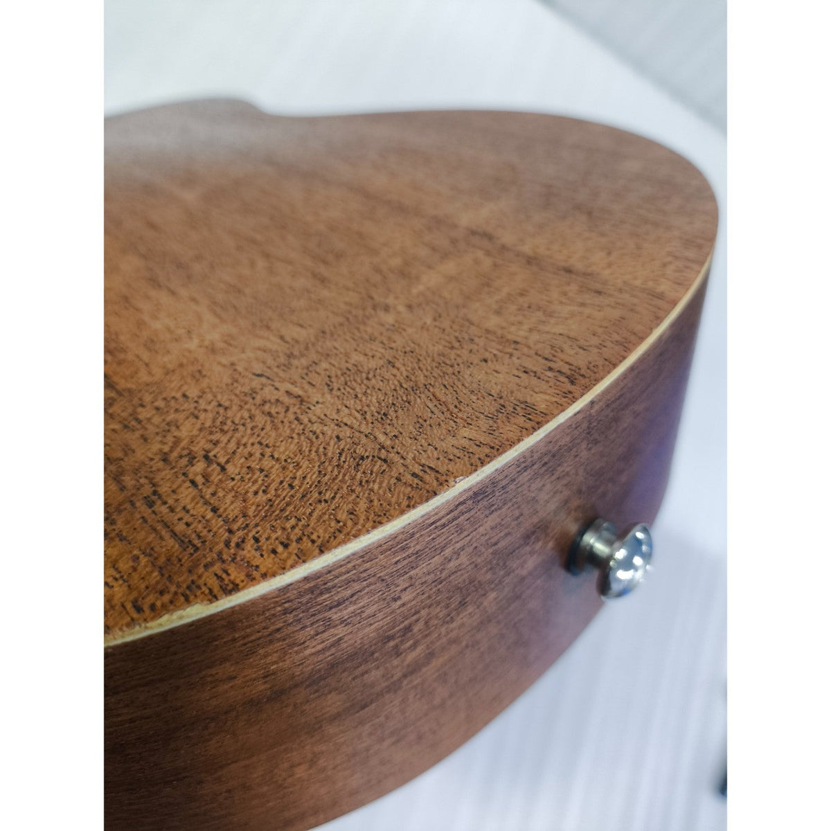 Vault UK-100T 26-inch Arched Back Tenor Ukulele With Gig Bag & Ebook - Open Box