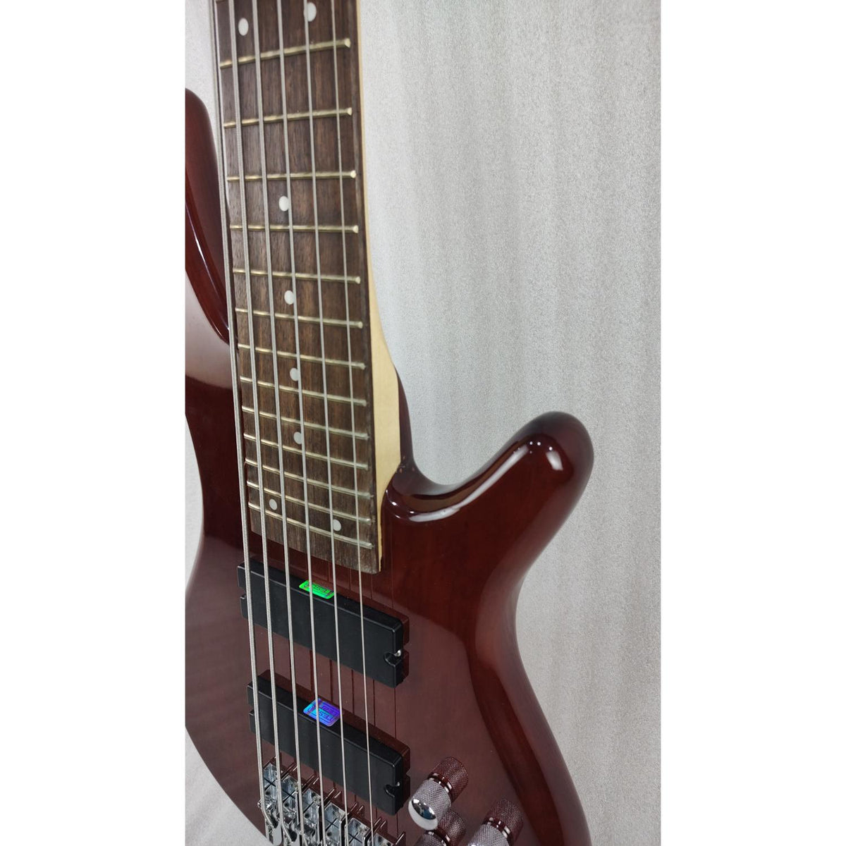 Vault Performer Pro RB6 Six String Electric Bass Guitar - High Gloss Solid Mahogany - Open Box