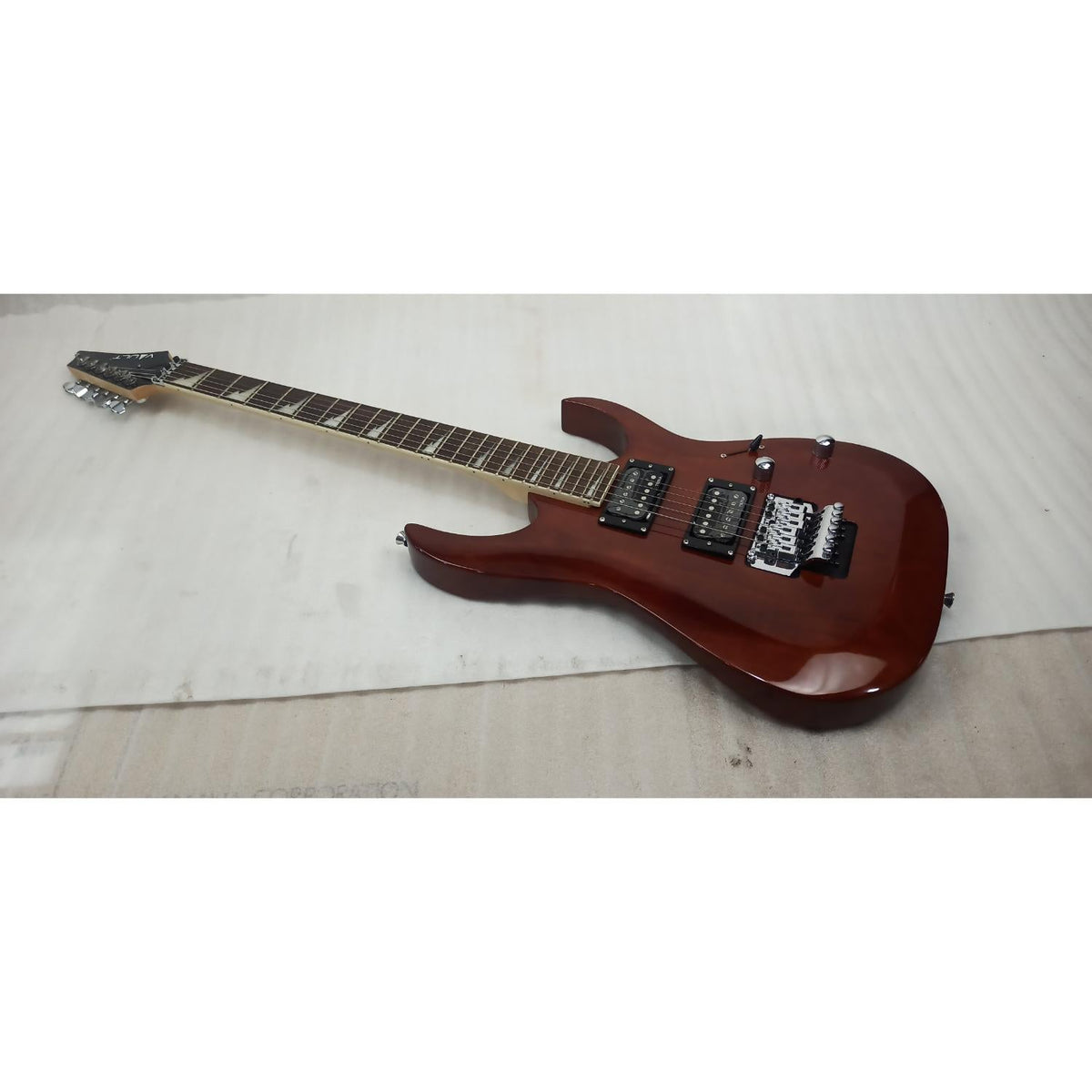 Vault Performer Pro RG 6 String Electric Guitar - High Gloss Solid Mahogany - Open Box
