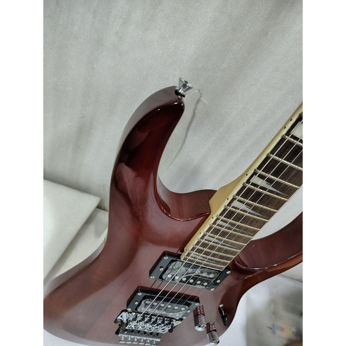 Vault Performer Pro RG 6 String Electric Guitar - High Gloss Solid Mahogany - Open Box
