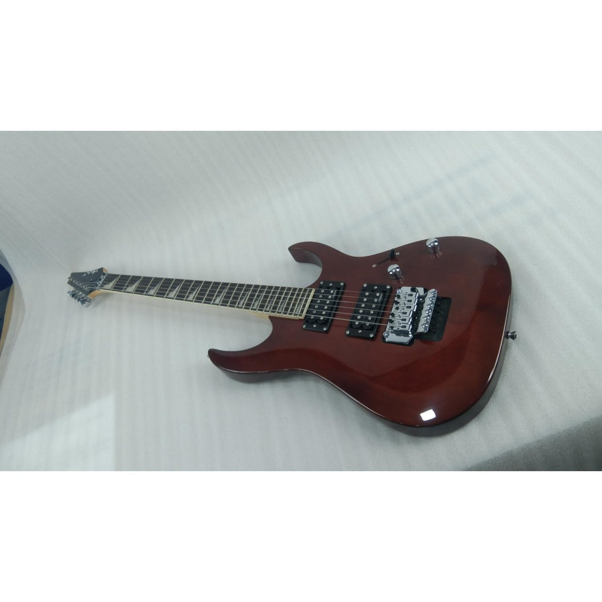 Vault Performer Pro RG 6 String Electric Guitar - High Gloss Solid Mahogany - Open Box