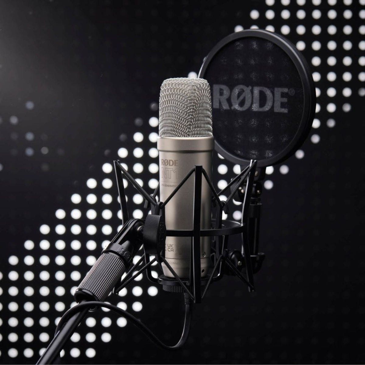 Rode NT1 5th Generation Large-Diaphragm Cardioid Studio Condenser Microphone Kit